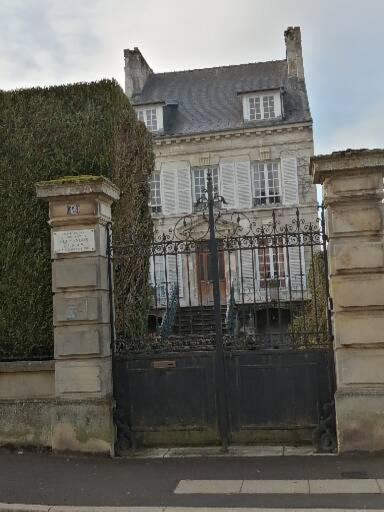 Gite La Langue Francaise Villers Cotterets Exterior photo